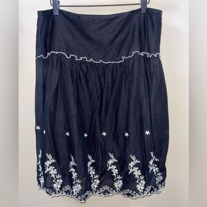 Mint Green | Women’s Skirt XL Black White Knee Length A Line Embroidered